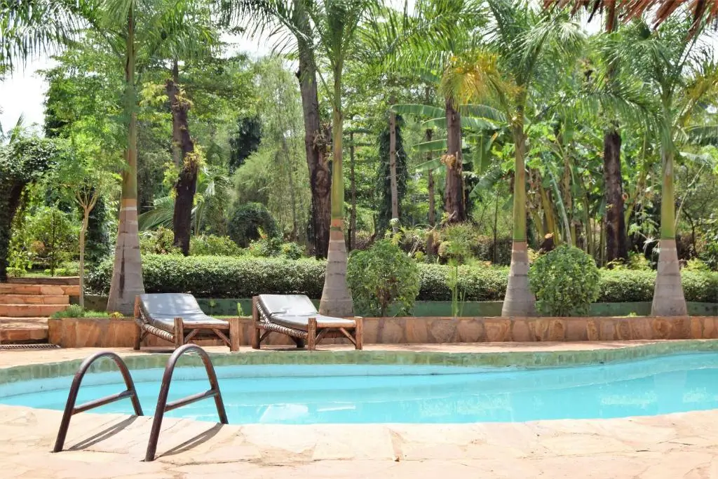 chanya lodge pool